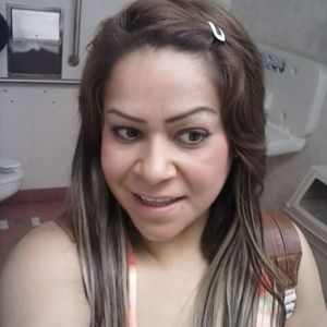 Meet your Posher, Elia